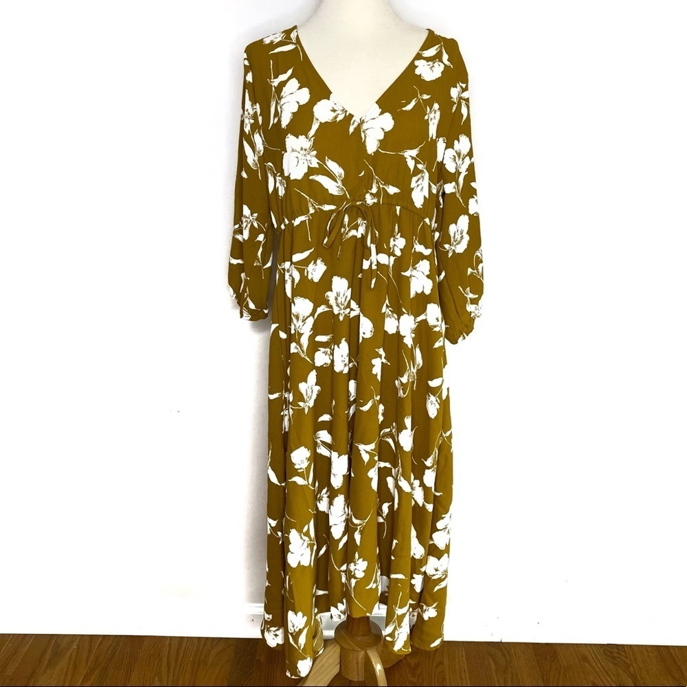 Tsher Midi Cinched Tie Waist Half Cinched Sleeve V-neck Floral Dress Sz. 2XL